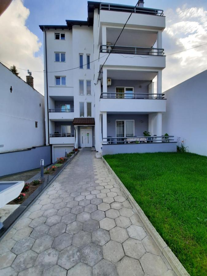 Divizija Lux Apartments Белград Екстер'єр фото