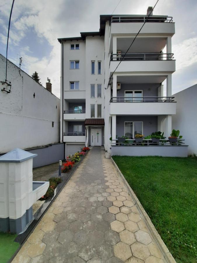 Divizija Lux Apartments Белград Екстер'єр фото